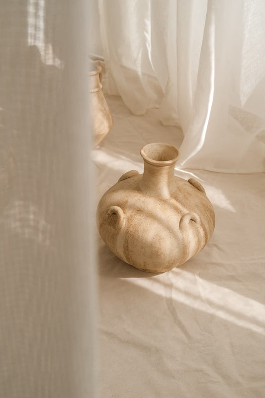 Elara vase