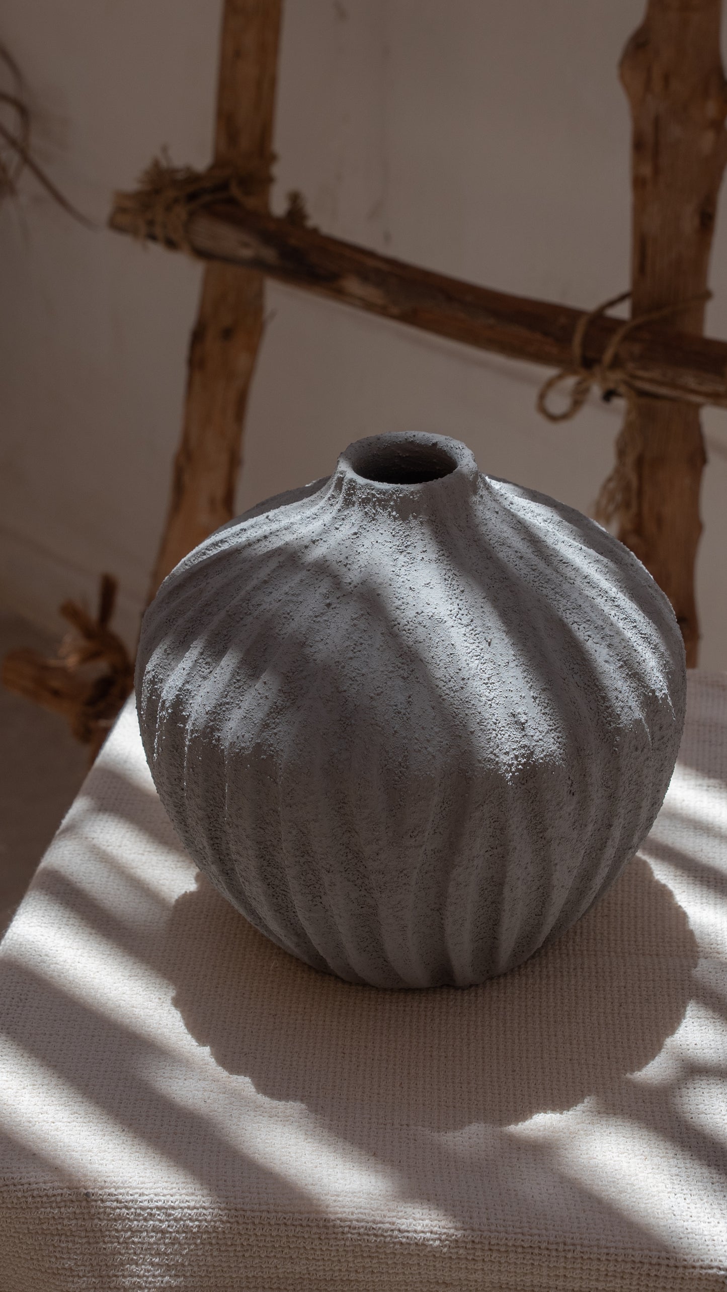 Crockel vase