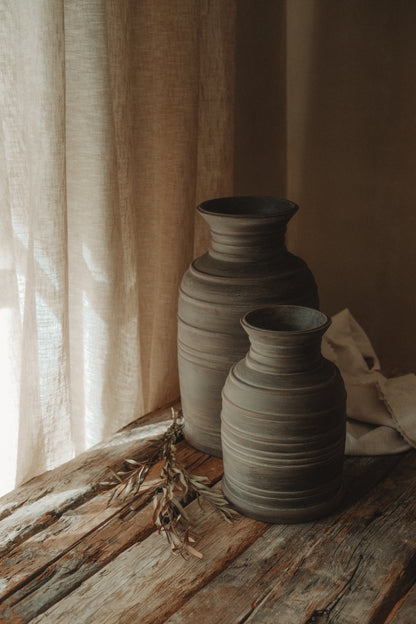 Musk vase- dark grayish